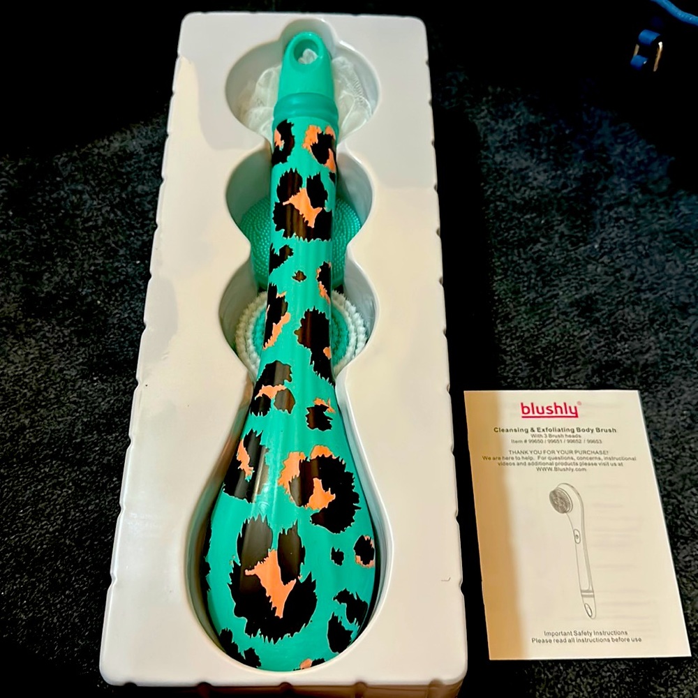 EXFOLIATING BODY BRUSH